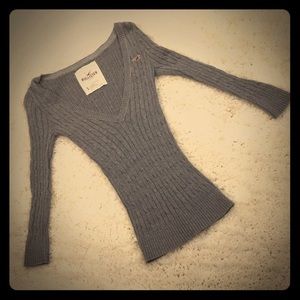 Hollister Gray Sweater, Size Small 🖤